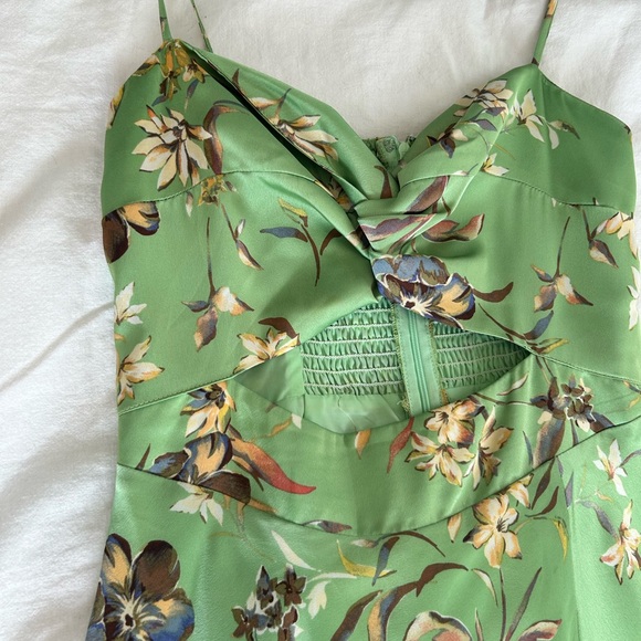 On You front cut out midi dress - Picture 3 of 5